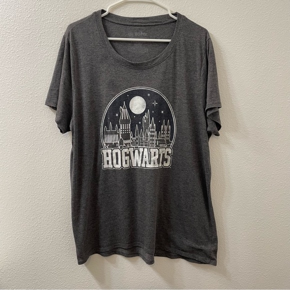Warner Bros. Tops - Harry Potter Hogwarts shirt gray 2x